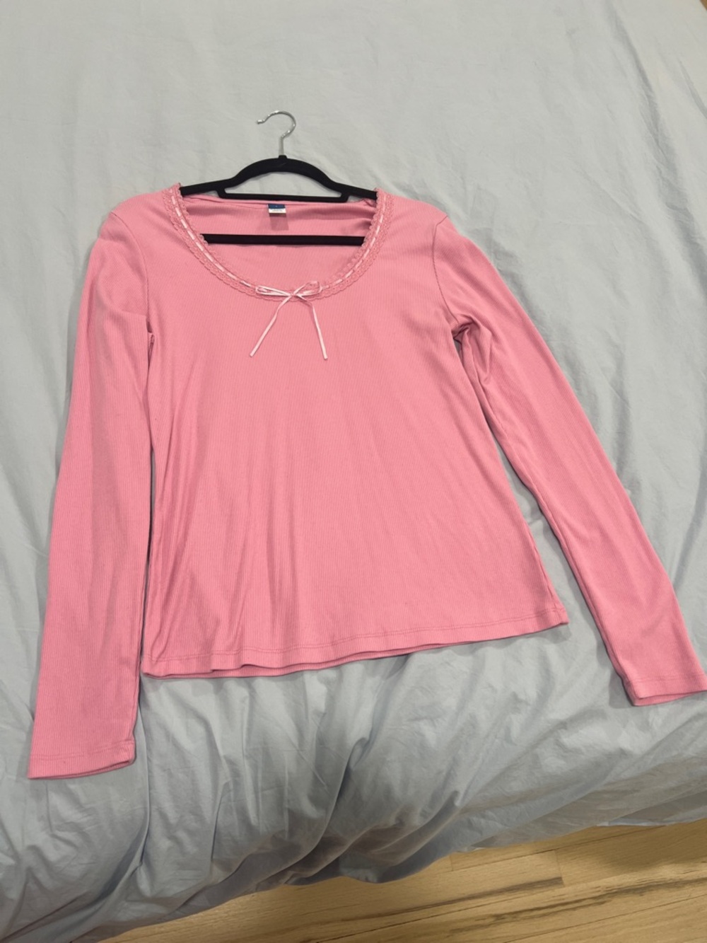 Long-Sleeve Pink Scoop Neck Top with Bow Detail